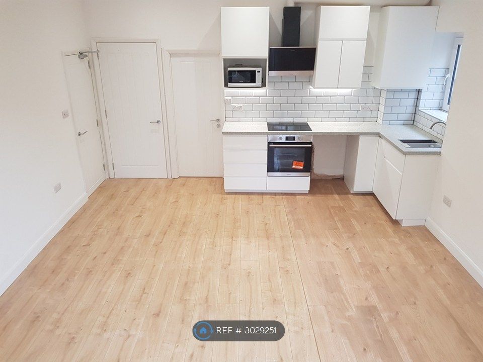 Property photo 3 of 18 Kitchen W/Elec Oven, Induction Hob, Extractor