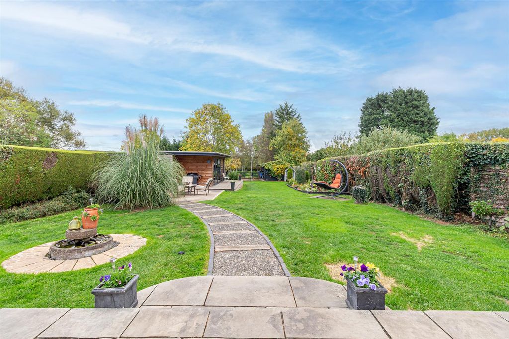 Property photo 3 of 46 Garden-4.Jpg