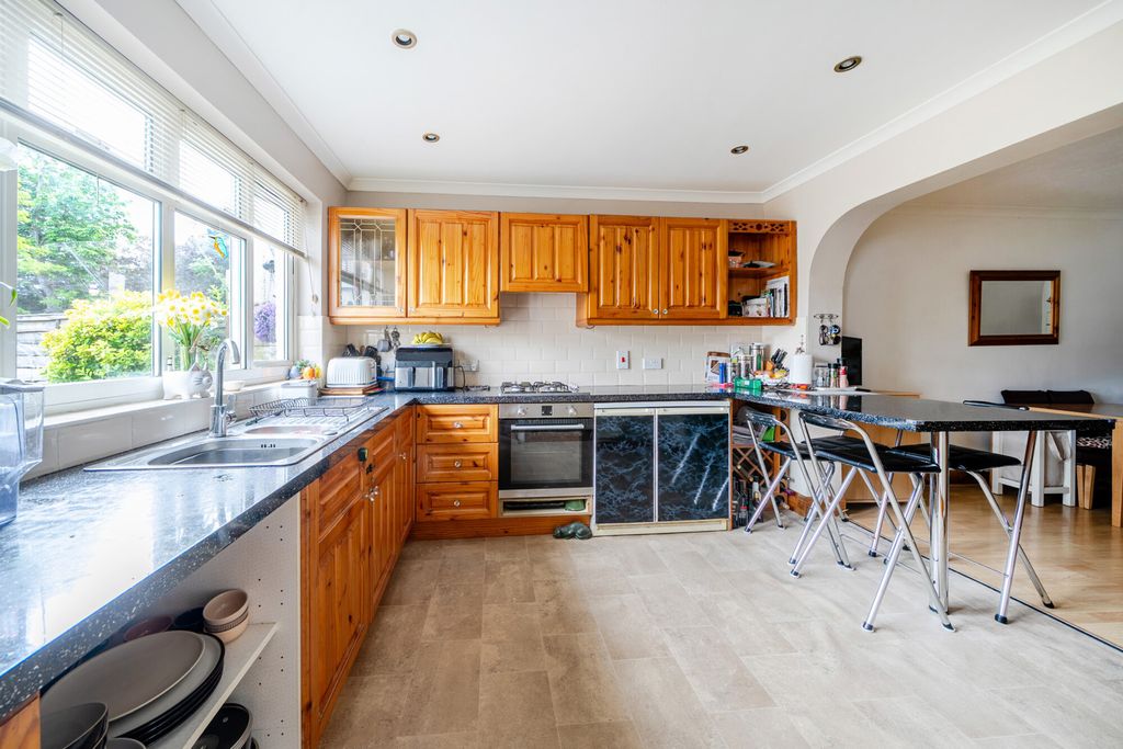 Property photo 2 of 15 1454202-7-69Fc53F...