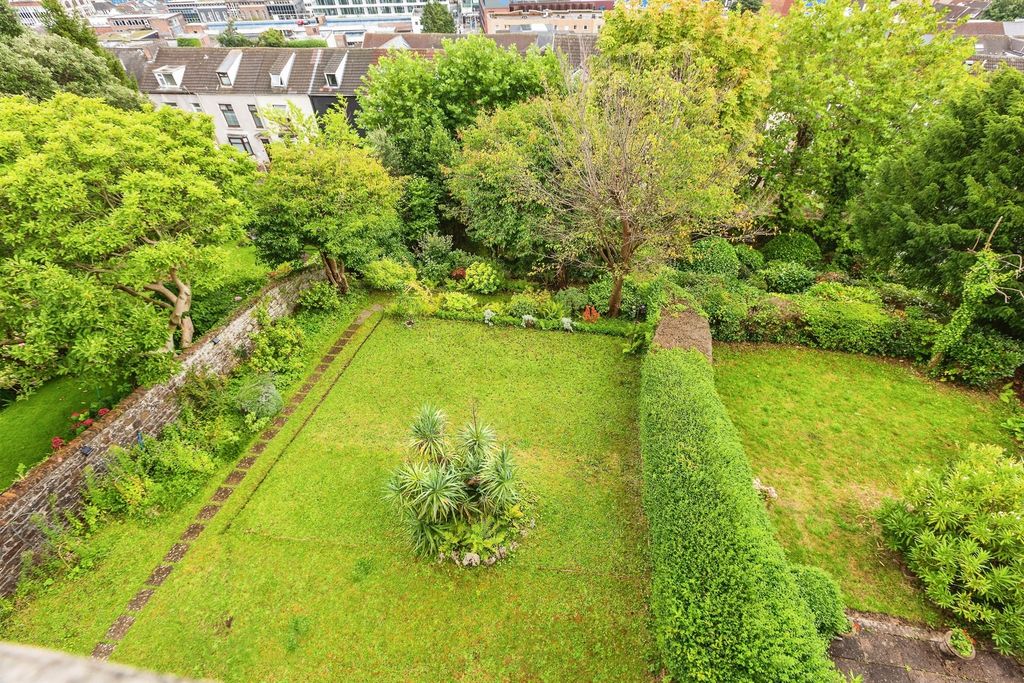 Property photo 3 of 34