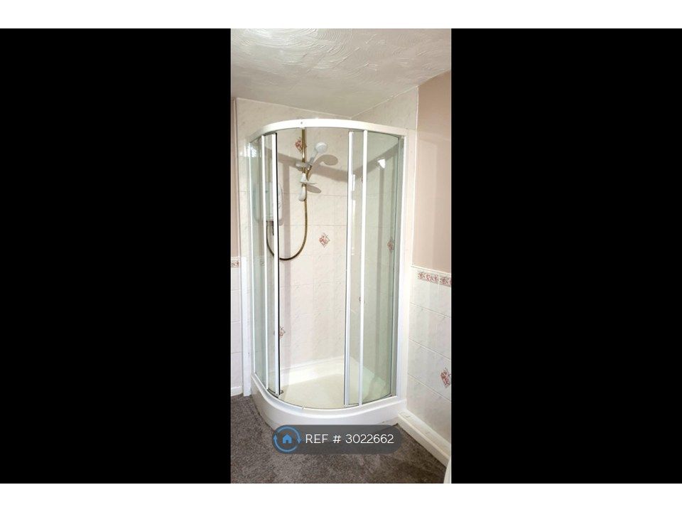 Property photo 3 of 9 Shower