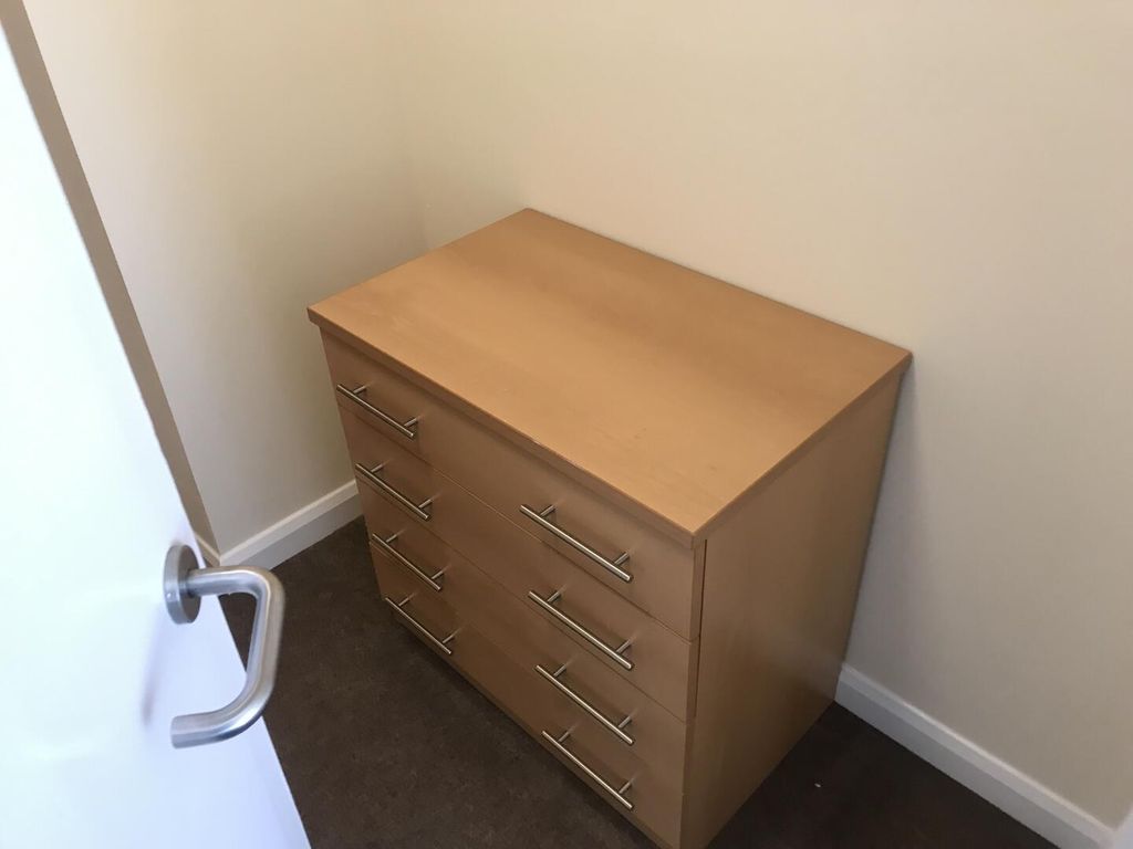 Property photo 3 of 8 Cloakroom