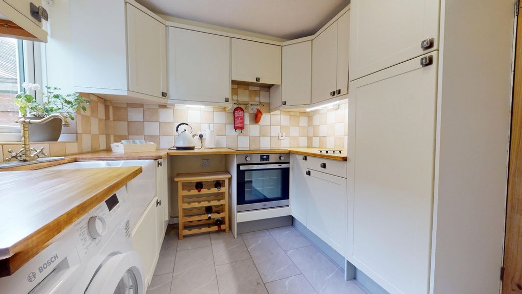 Property photo 2 of 20 4606963