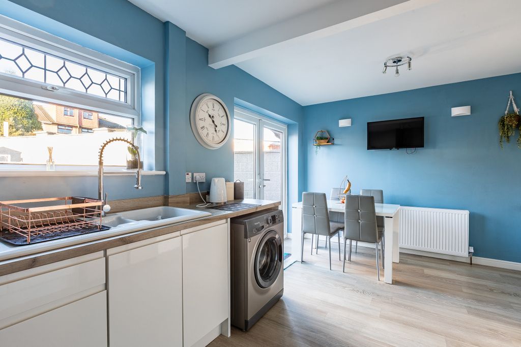 Property photo 3 of 14 7