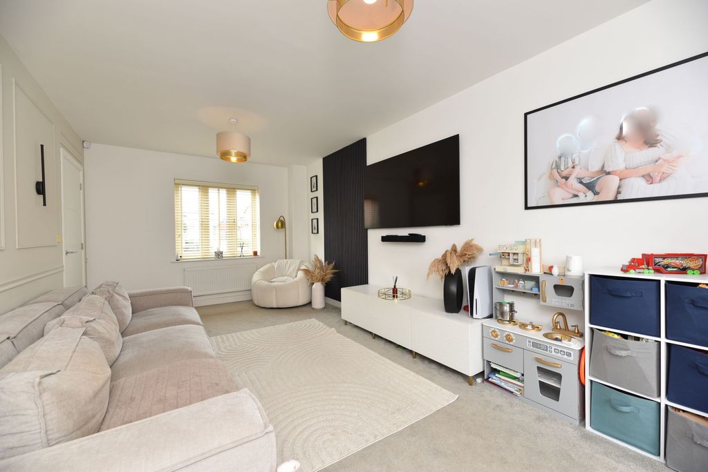 Property photo 3 of 25