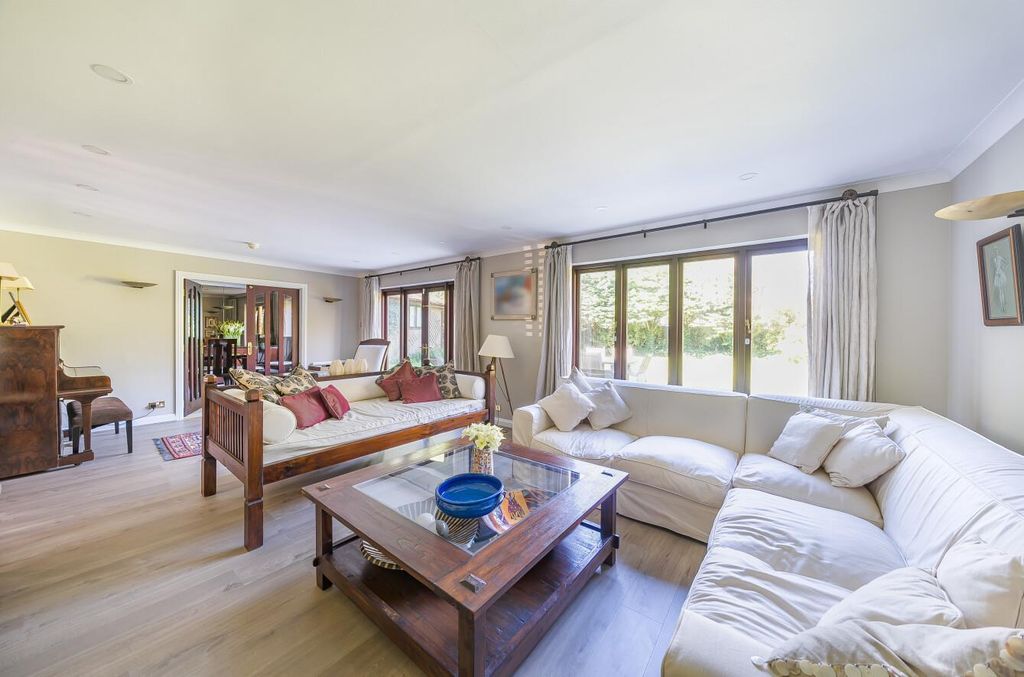 Property photo 2 of 19 Davidson Frost-Wellings, Dfw, Gordon Avenue, Stanm