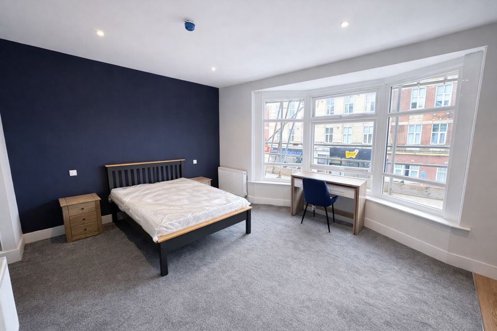 Property photo 1 of 7 Photo 5