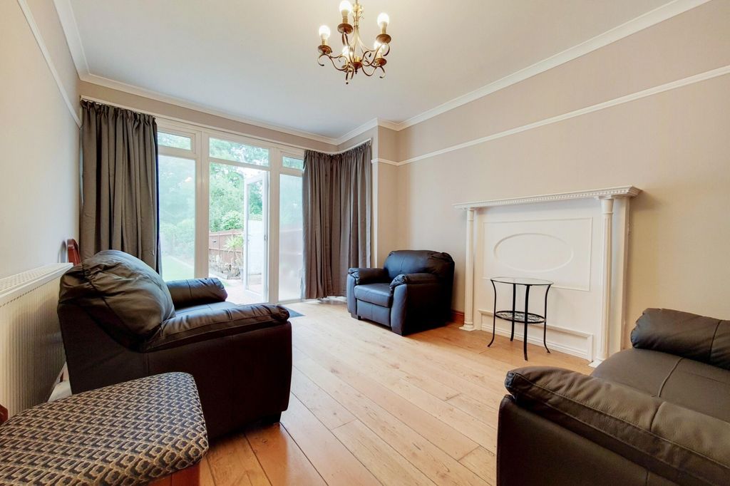 Property photo 3 of 9 Picture No. 08