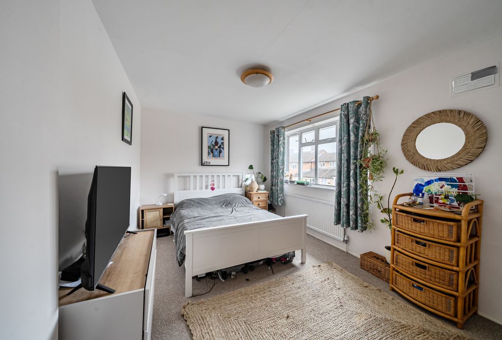 Property photo 2 of 12 1422983-4-69Aac75...