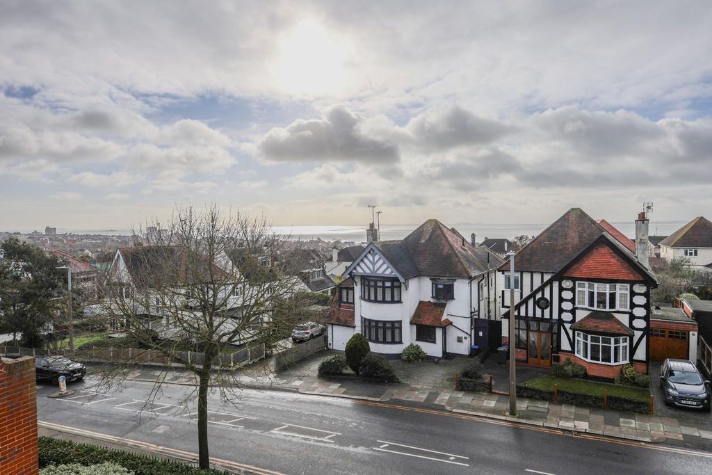 Property photo 3 of 24