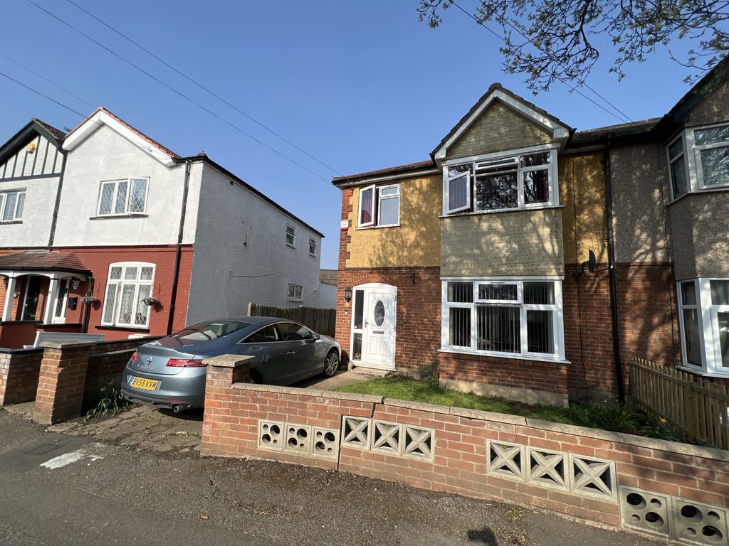 Property photo 1 of 13 Stunning Three-Bedroom Semi-Detached Family Home