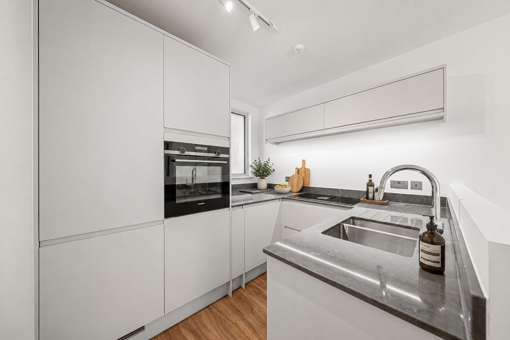 Property photo 3 of 15 Hackney Wick E3-2.Jpg
