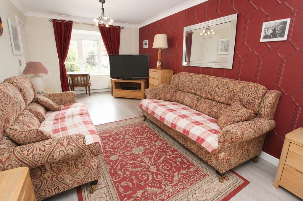 Property photo 2 of 33