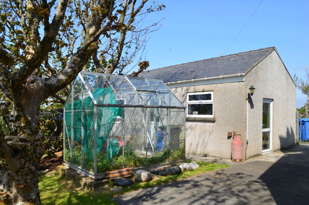 Property photo 3 of 45