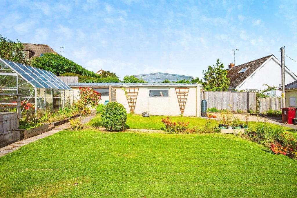 Property photo 2 of 17 Photo