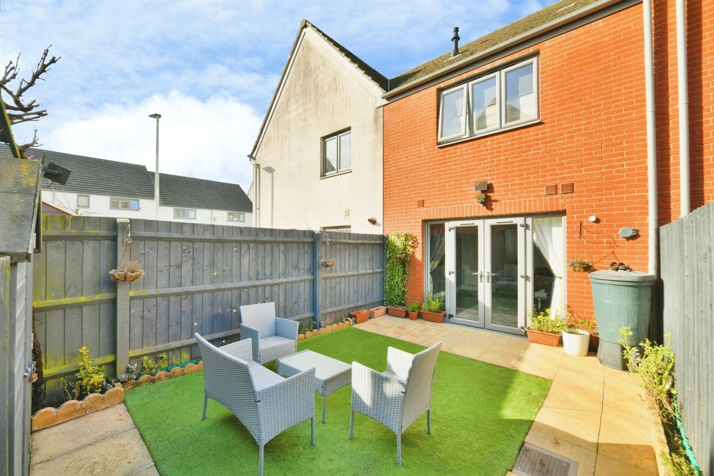 Property photo 3 of 20