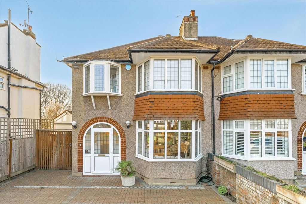 Property photo 1 of 8