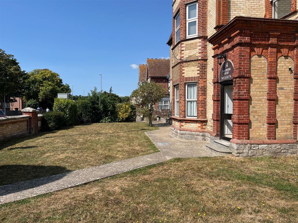 Property photo 2 of 16 4250 Commgarden.Jpg
