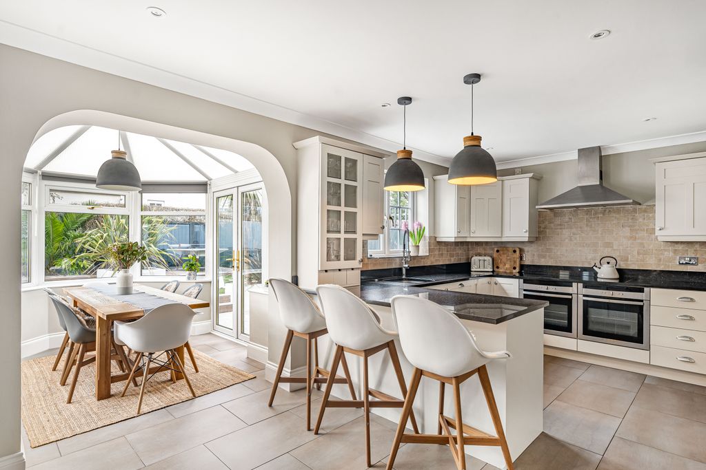 Property photo 2 of 22