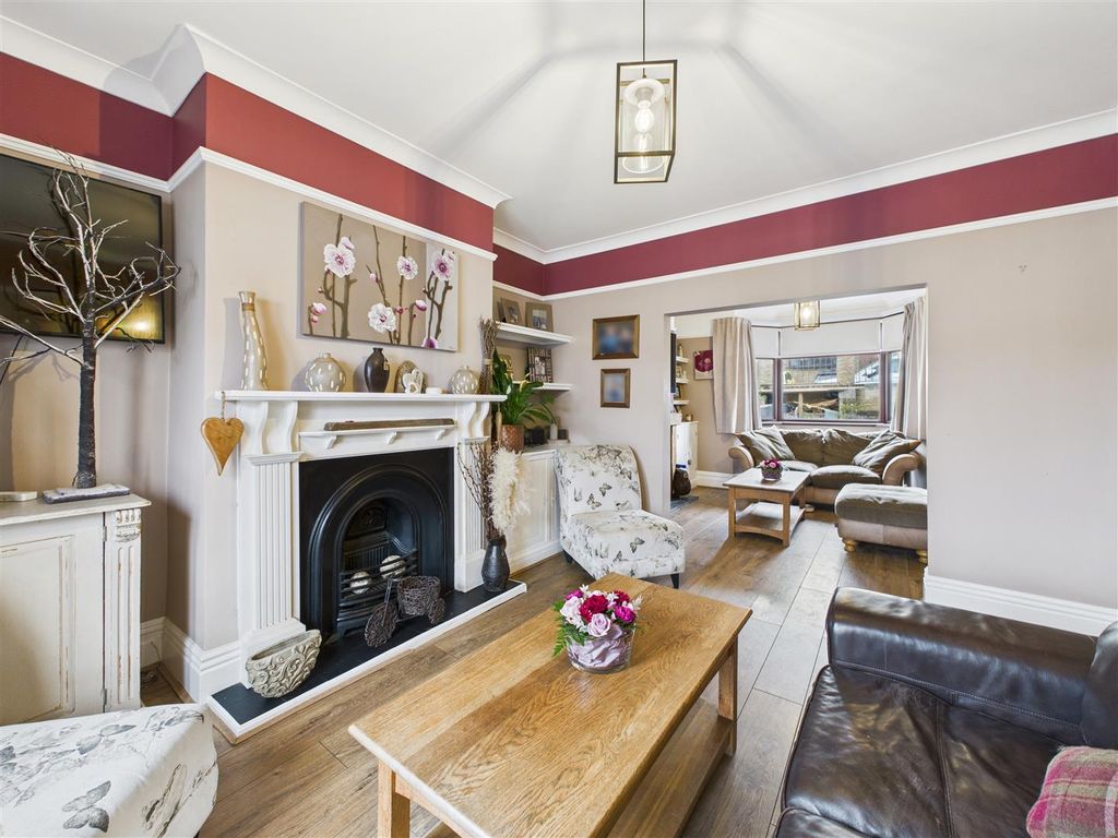 Property photo 3 of 25 Cam05476G0-Pr0060-Still006.Jpg