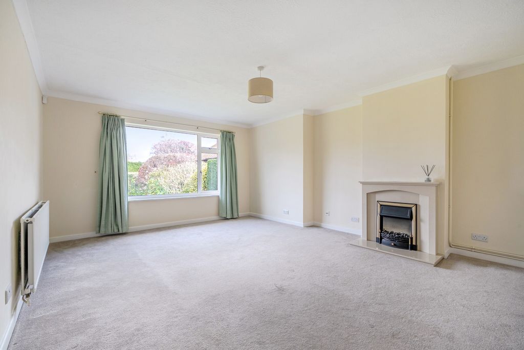 Property photo 2 of 23 1424394-11-69B7Fc...