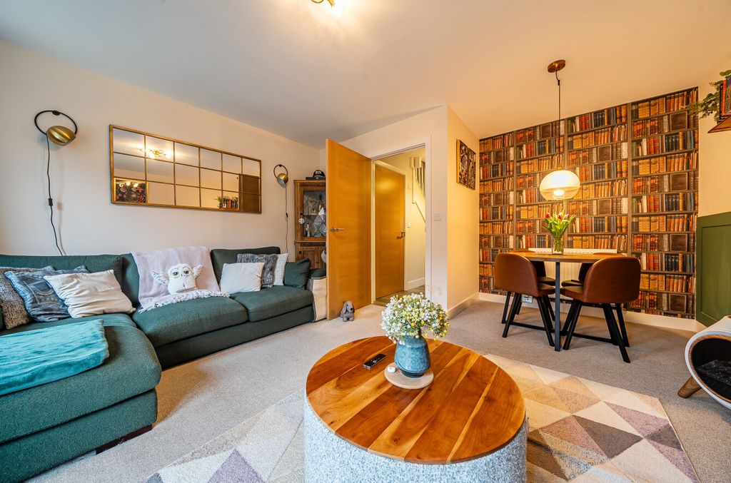 Property photo 3 of 18 1404194-6-698Caba01Bdaf