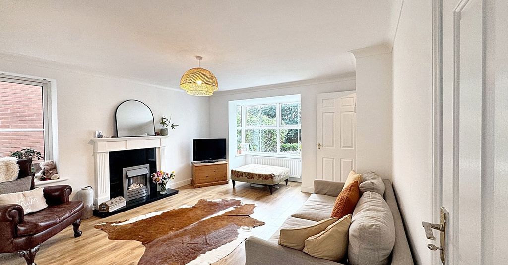 Property photo 2 of 22