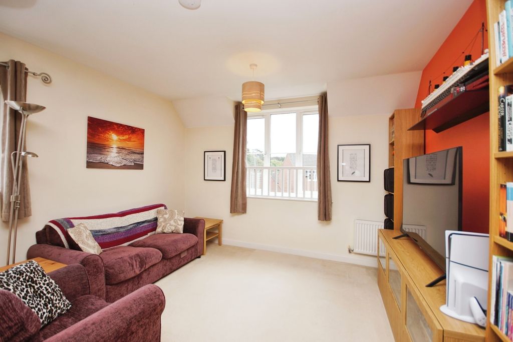 Property photo 2 of 17 Photo