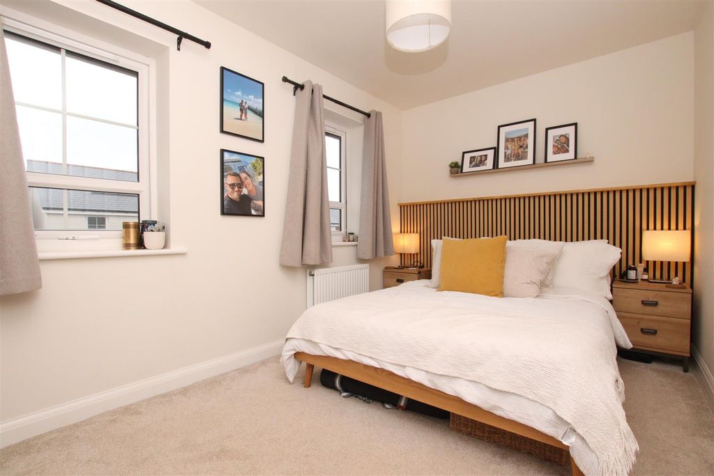 Property photo 3 of 15 Bedroom 1.Jpg