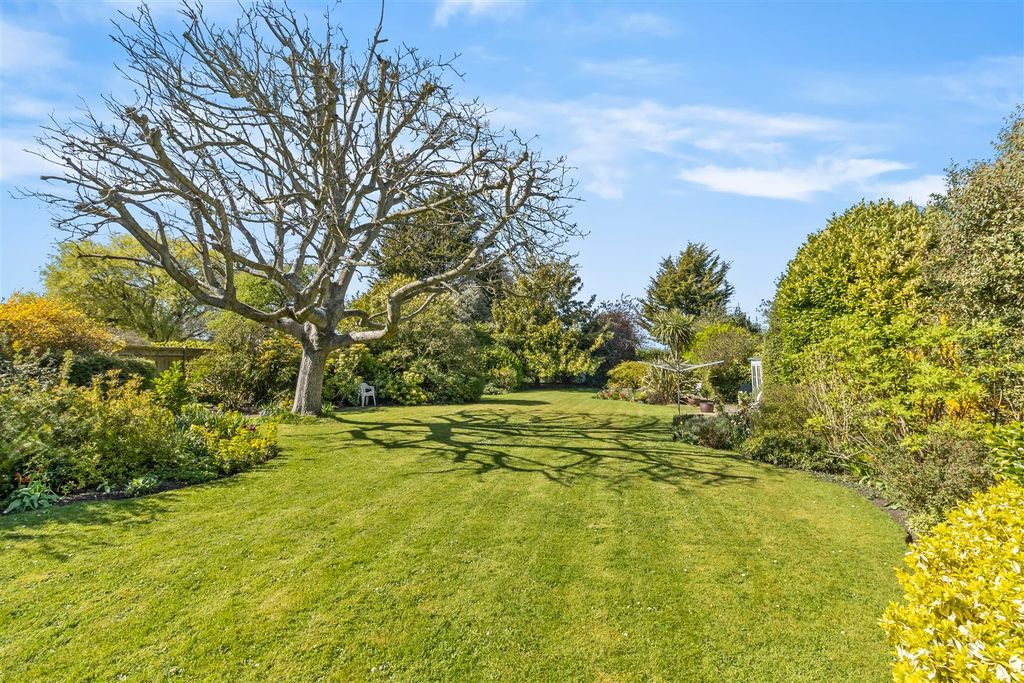 Property photo 2 of 34 Rear Garden