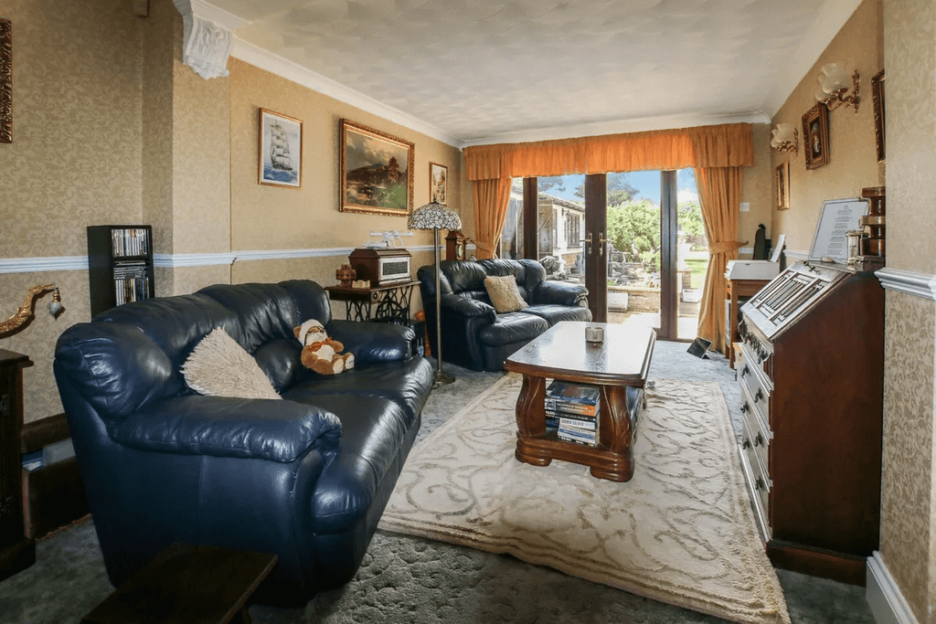 Property photo 3 of 10 Gallery
