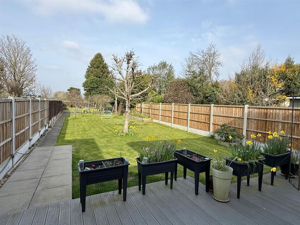 Property photo 2 of 15 Garden.Jpg