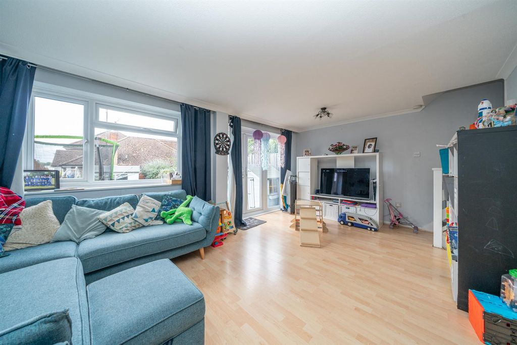 Property photo 2 of 14 20-Charlesworth-Close-0396.Jpg