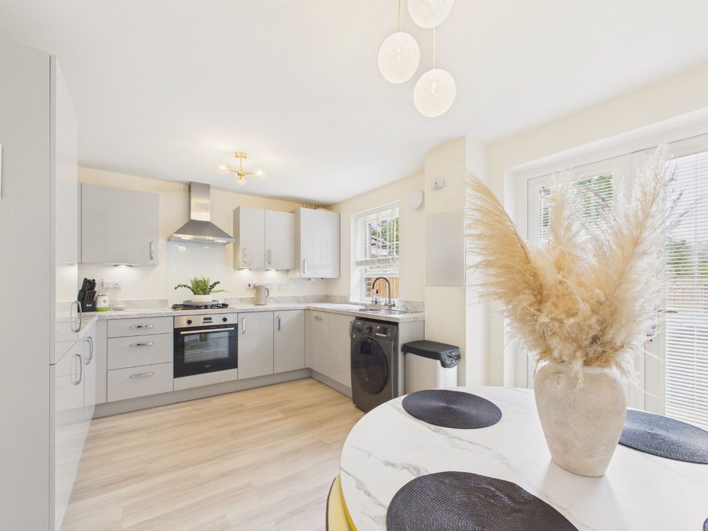 Property photo 2 of 20 5383004
