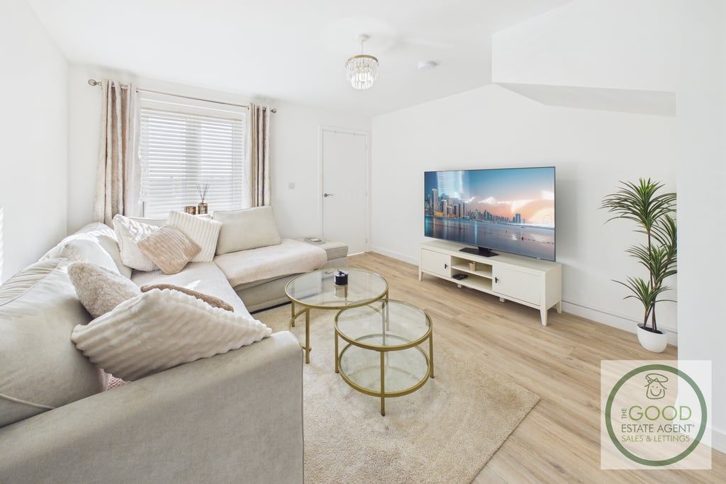 Property photo 2 of 18