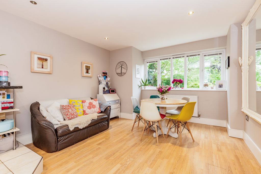 Property photo 2 of 10 Photo 01