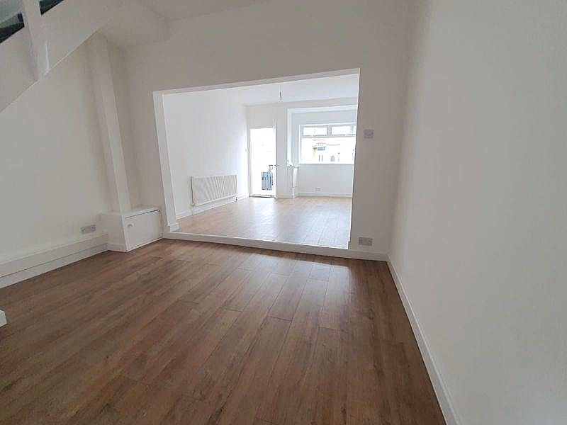 Property photo 3 of 6 Photo 2