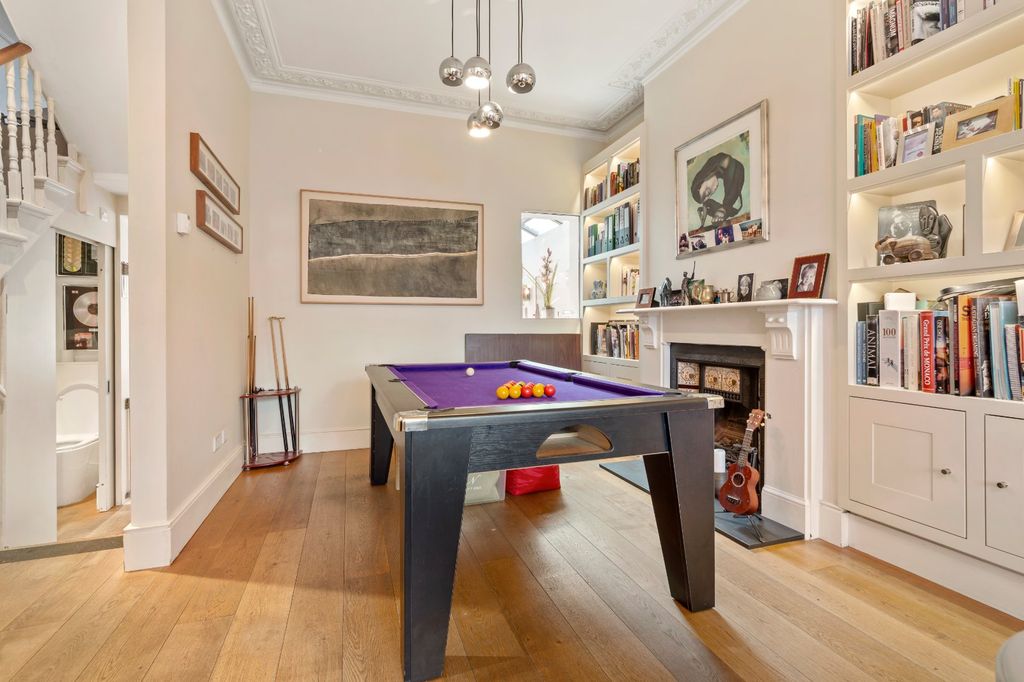 Property photo 3 of 11