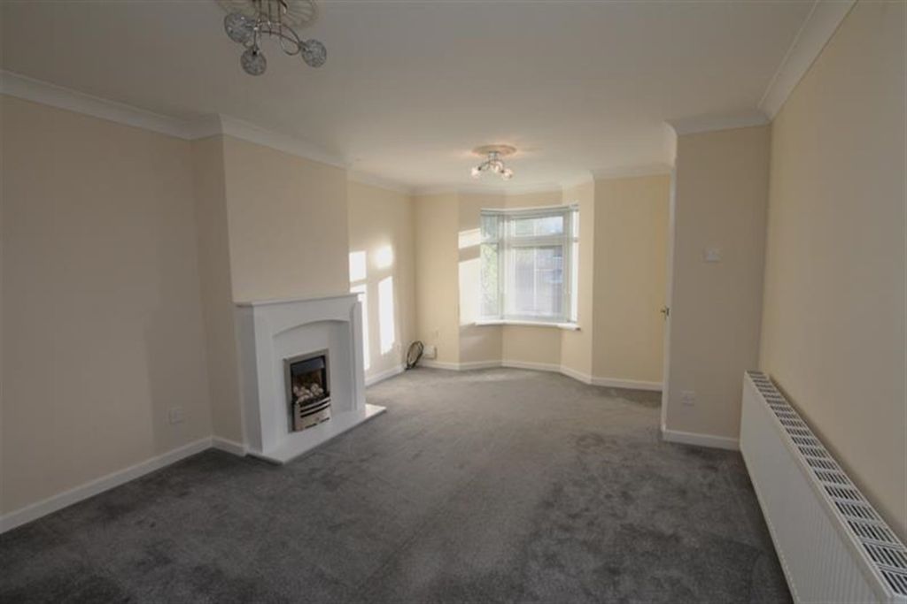 Property photo 3 of 23 Lounge