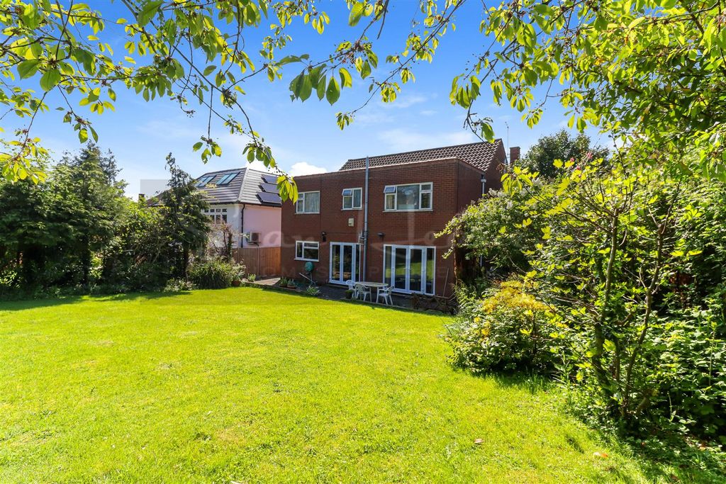 Property photo 2 of 22