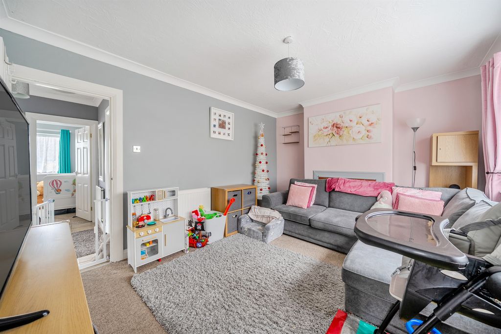 Property photo 3 of 14