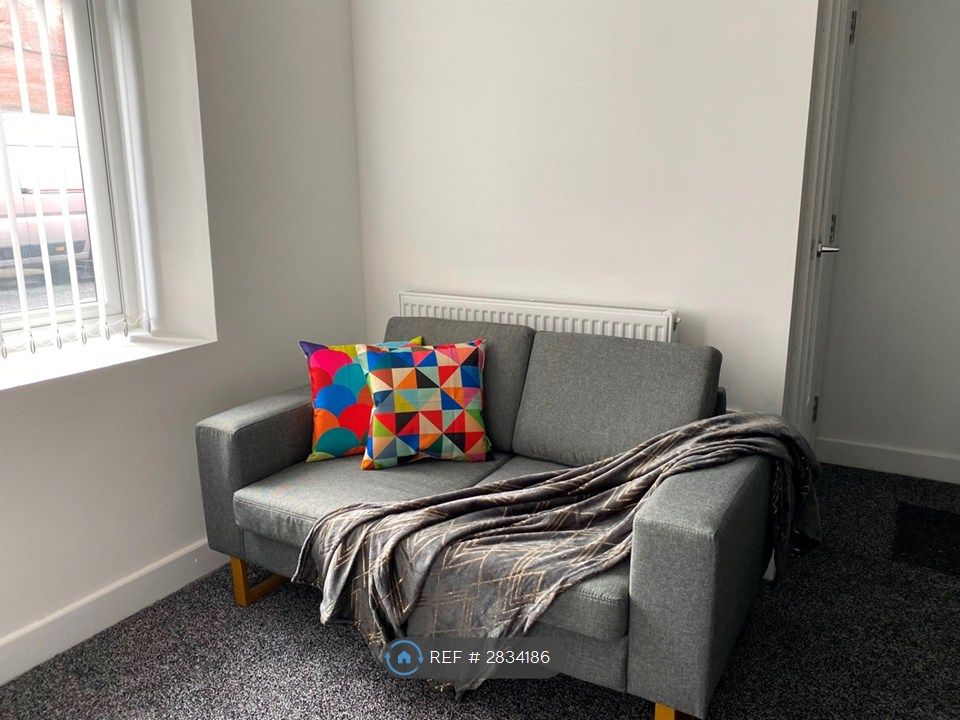 Property photo 3 of 20 Shared Lounge