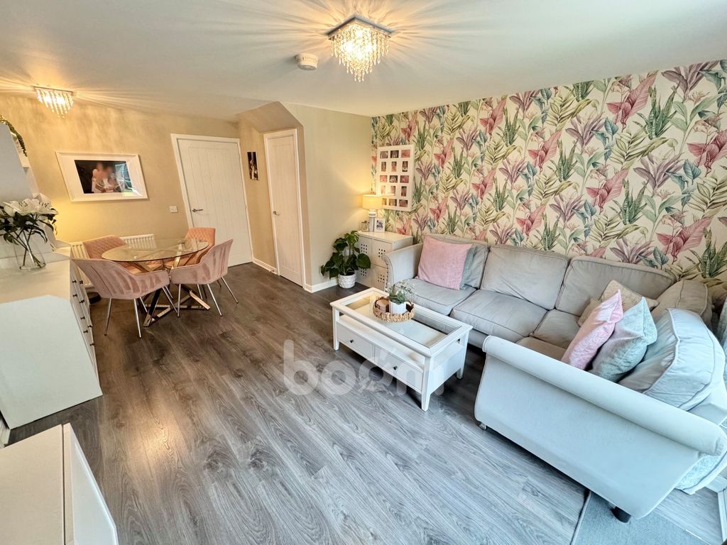 Property photo 2 of 25 Cowan Avenue, Johnstone Lounge Pic