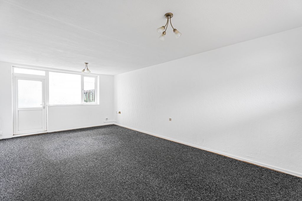 Property photo 2 of 10 Gallery