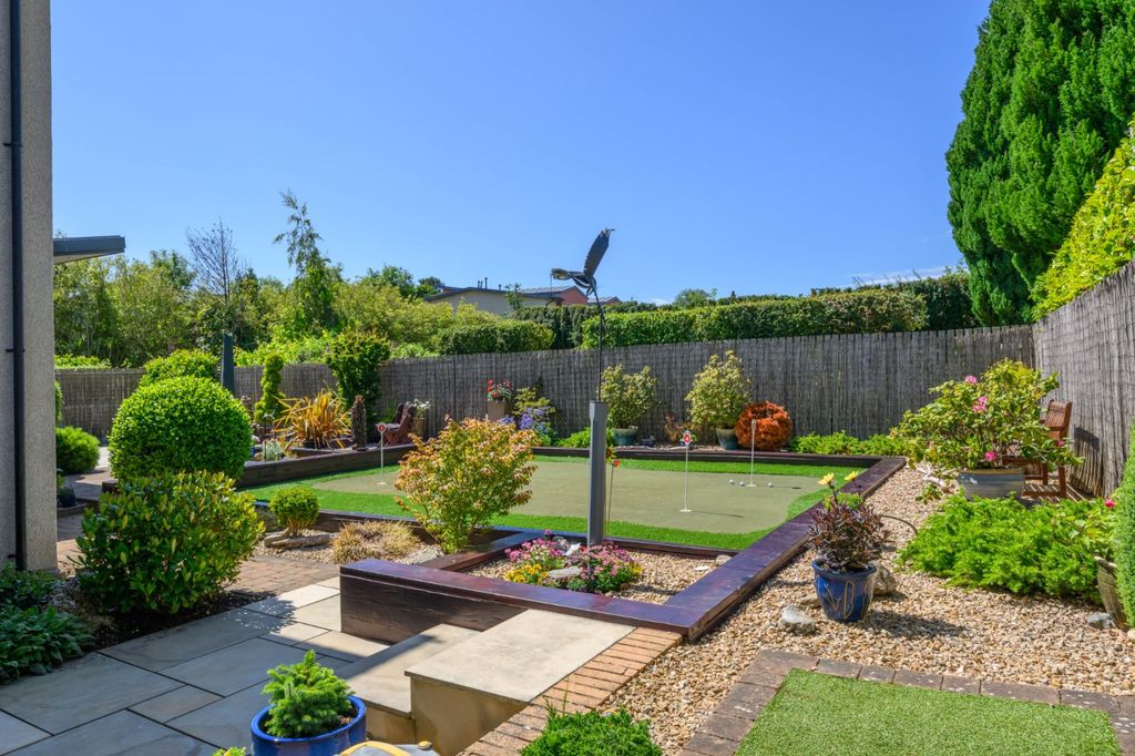 Property photo 3 of 21 Private Garden