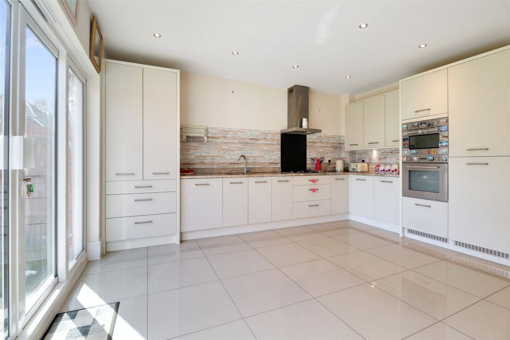Property photo 2 of 11 Picture No. 01