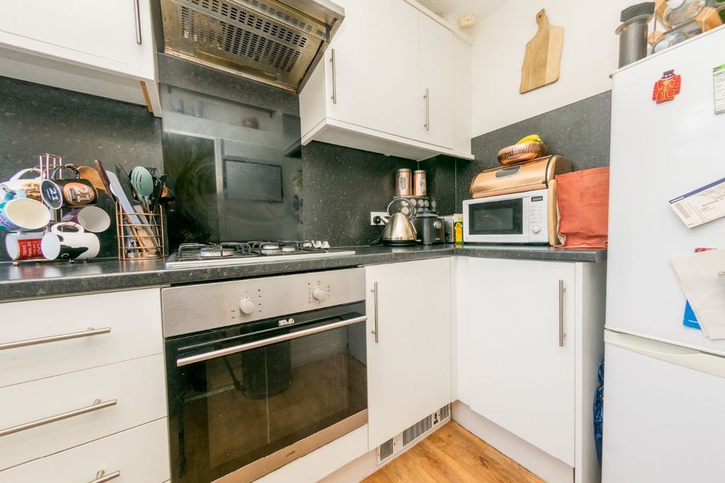 Property photo 3 of 19