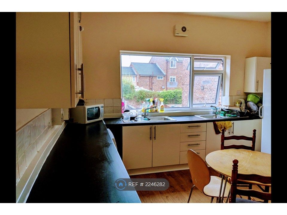 Property photo 2 of 4 1 Of The 2 Shared Kitchens