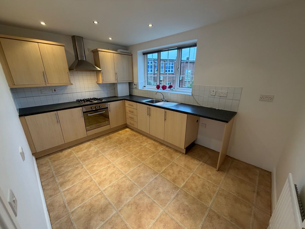 Property photo 3 of 13 Kitchen