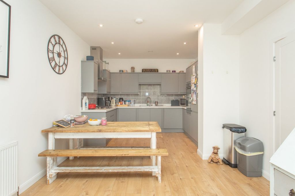 Property photo 3 of 10 Picture 3